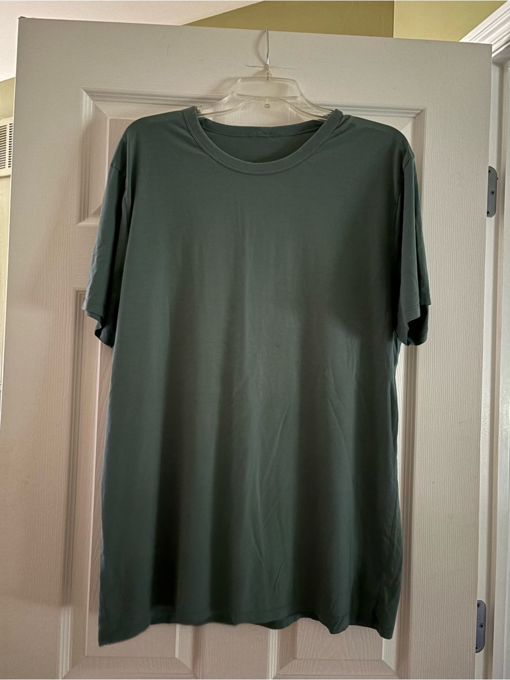 Men’s lululemon shirt